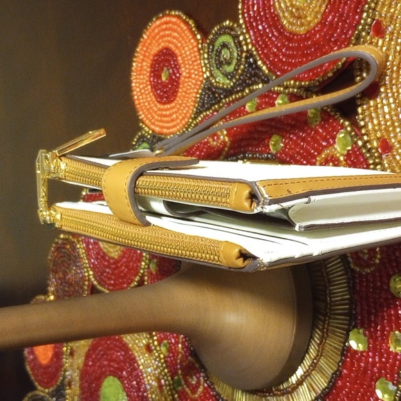 Aldo RFID Wristlet Cream/Brown - Picture 17 of 17